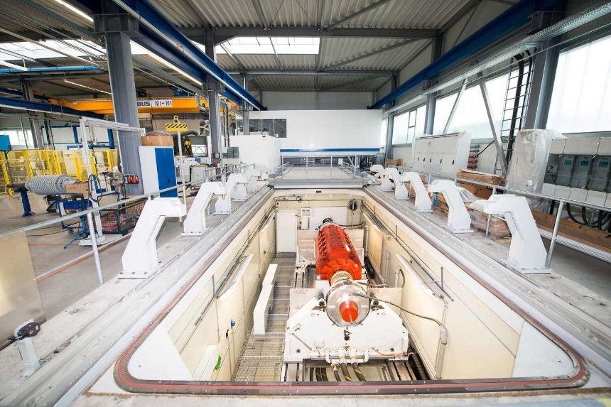 Vacuum overspeed balancing facility  32 tons